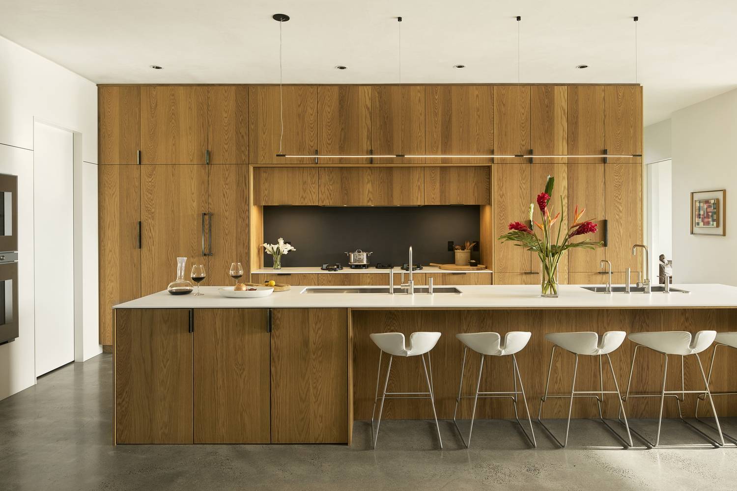 Không gian phòng bếp được thiết kế đơn giản với những màu sắc cơ bản